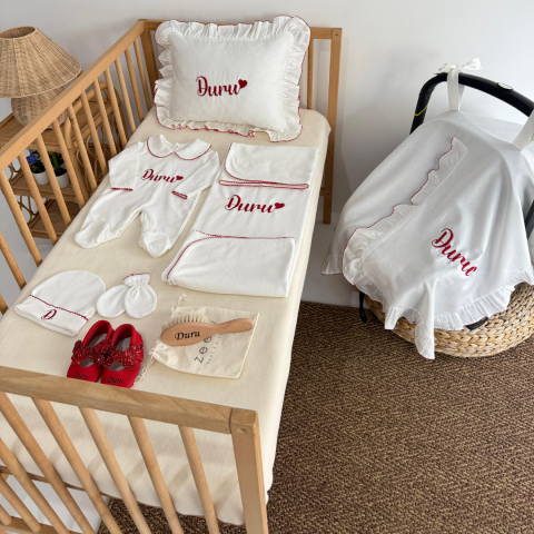 Kişiye Özel İsim Nakışlı %100 Pamuk Yeni Doğan Seti